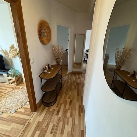 T3 De Charme, Traversant Et Agreable A Vivre * Tulon