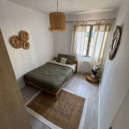 Apartament T3 De Charme, Traversant Et Agreable A Vivre
