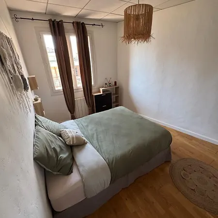 Apartament T3 De Charme, Traversant Et Agreable A Vivre